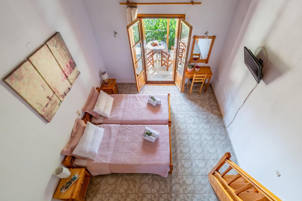 Smaragdi Rooms And Studios Skopelos Town Exterior foto