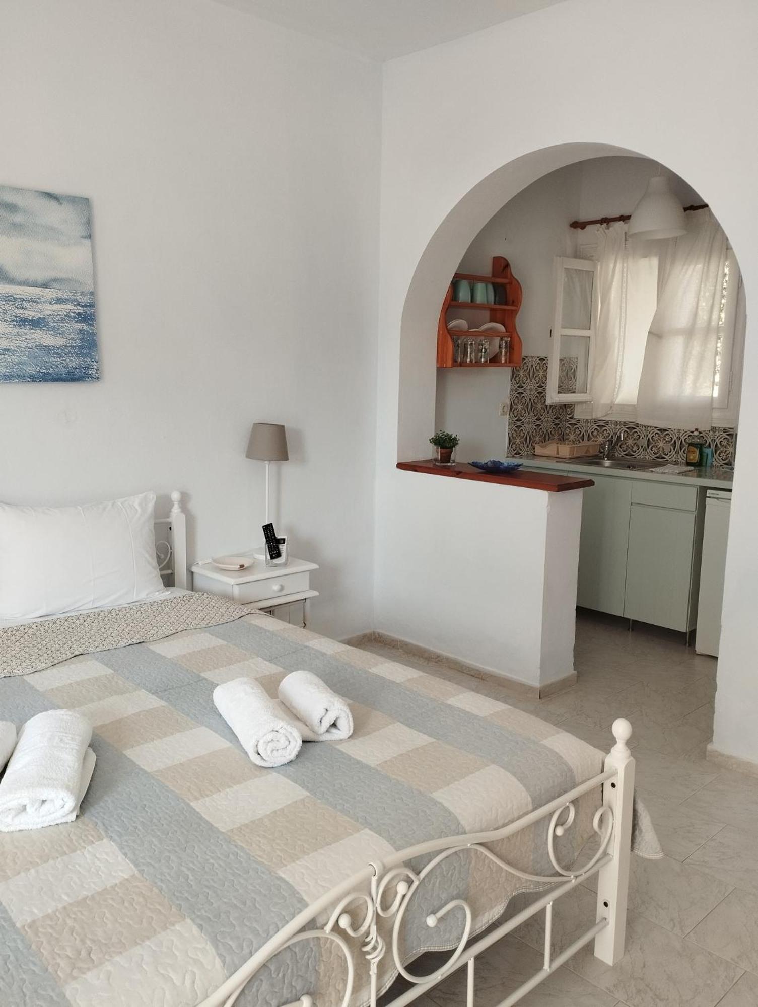 Smaragdi Rooms And Studios Skopelos Town Quarto foto