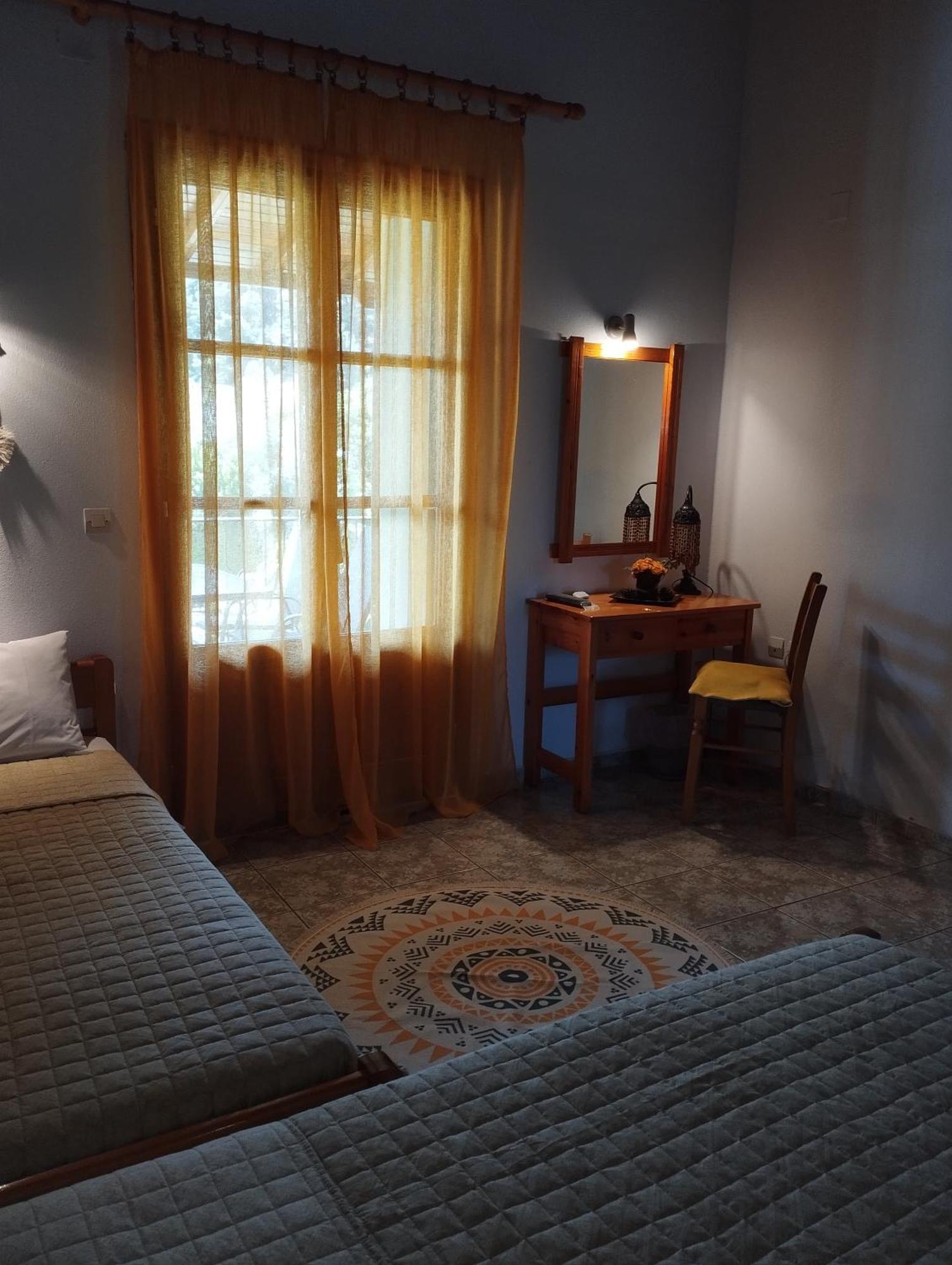 Smaragdi Rooms And Studios Skopelos Town Quarto foto