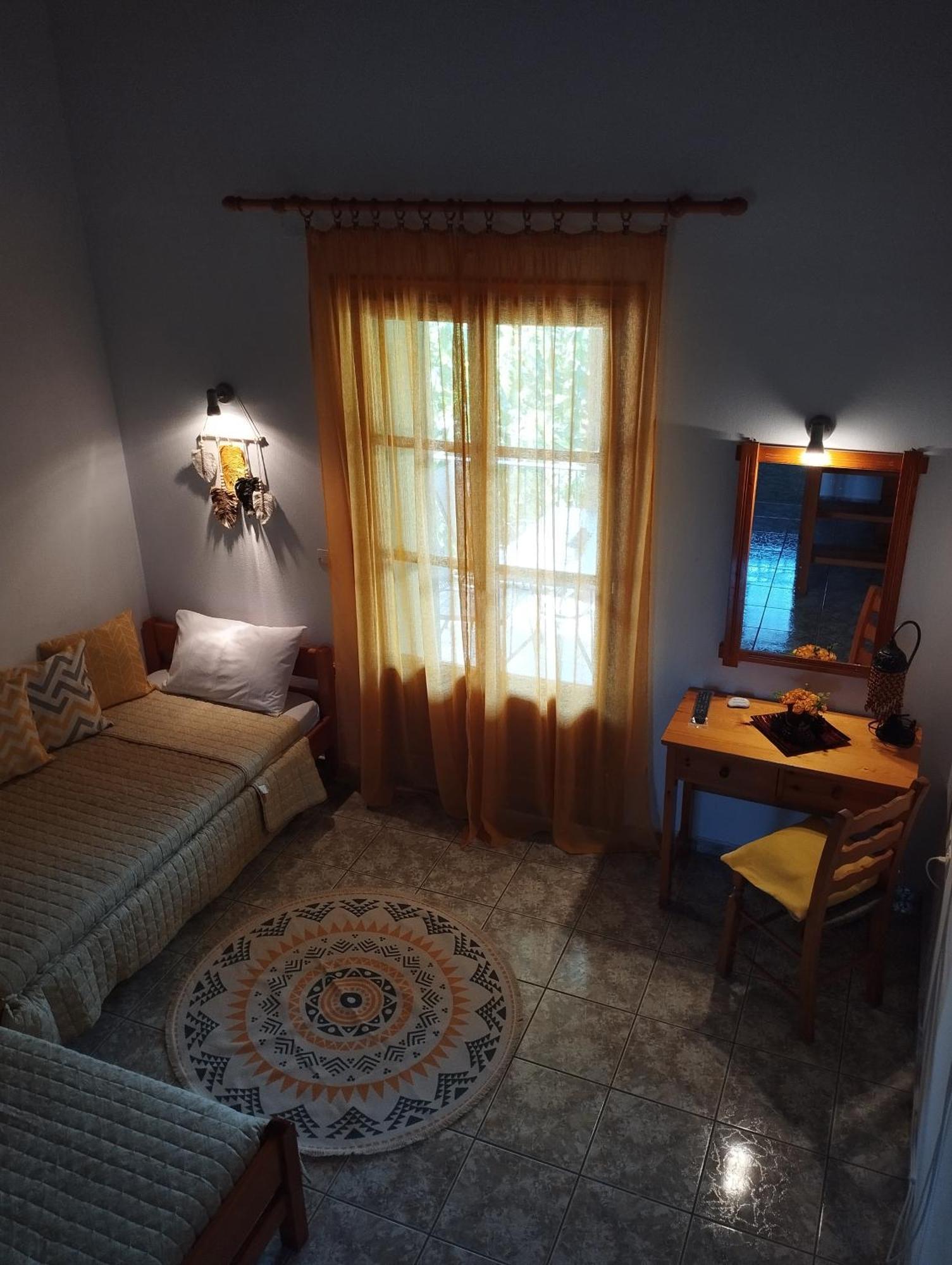 Smaragdi Rooms And Studios Skopelos Town Quarto foto