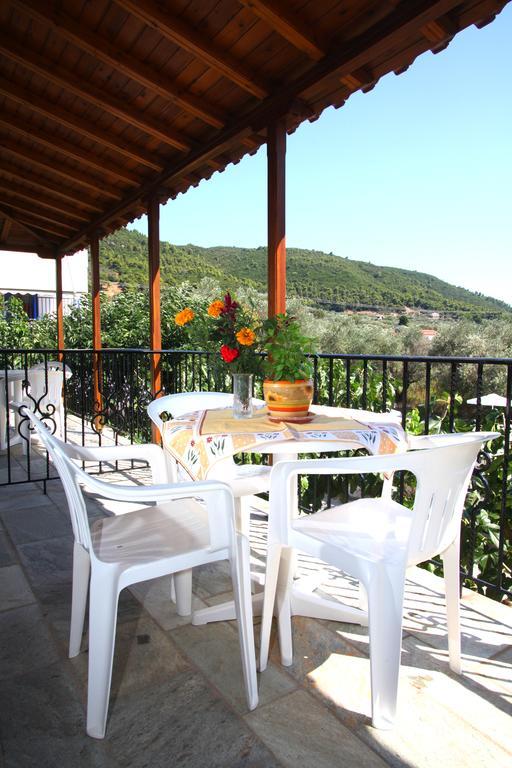 Smaragdi Rooms And Studios Skopelos Town Exterior foto