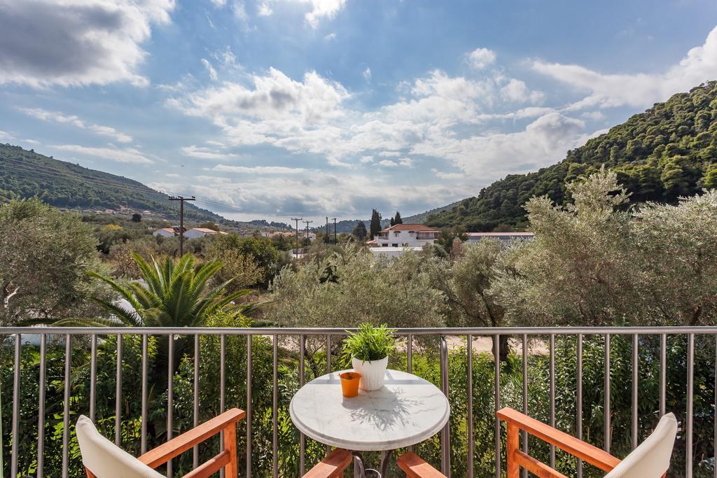 Smaragdi Rooms And Studios Skopelos Town Exterior foto