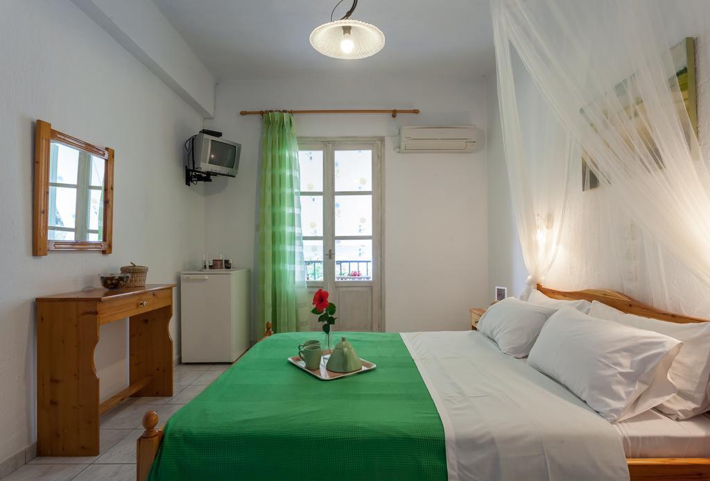 Smaragdi Rooms And Studios Skopelos Town Exterior foto