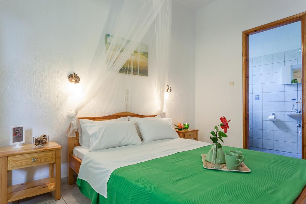 Smaragdi Rooms And Studios Skopelos Town Exterior foto