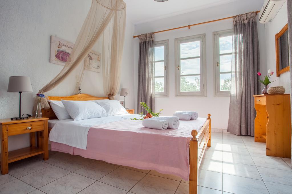 Smaragdi Rooms And Studios Skopelos Town Exterior foto