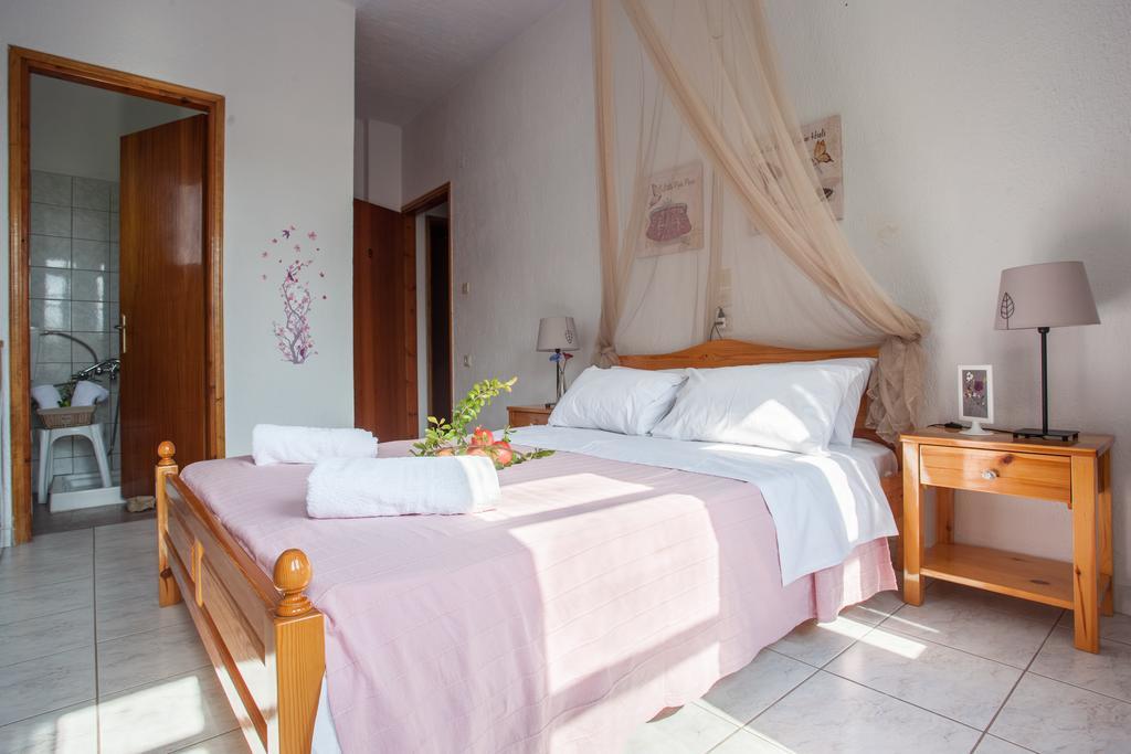 Smaragdi Rooms And Studios Skopelos Town Exterior foto