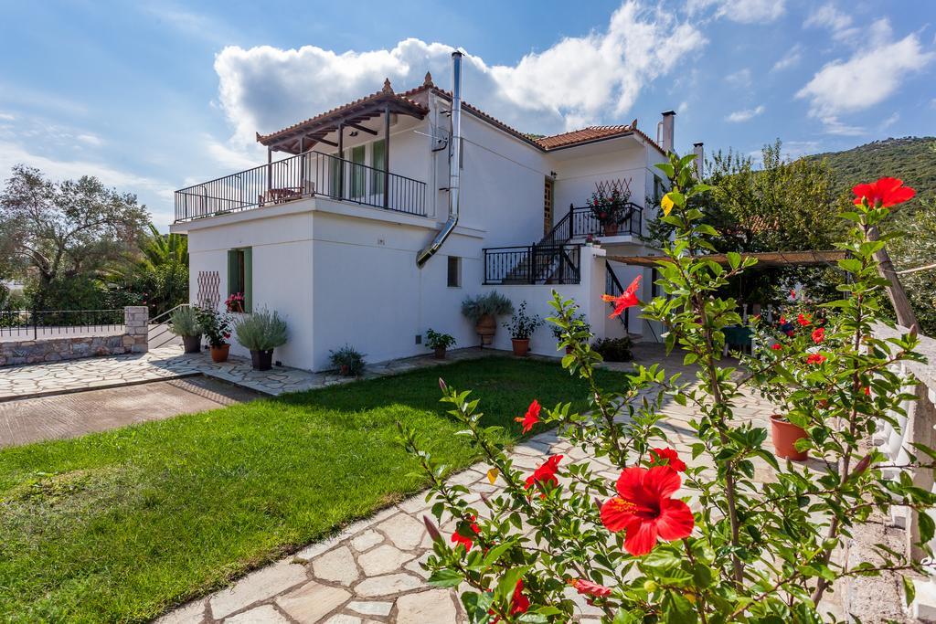 Smaragdi Rooms And Studios Skopelos Town Exterior foto