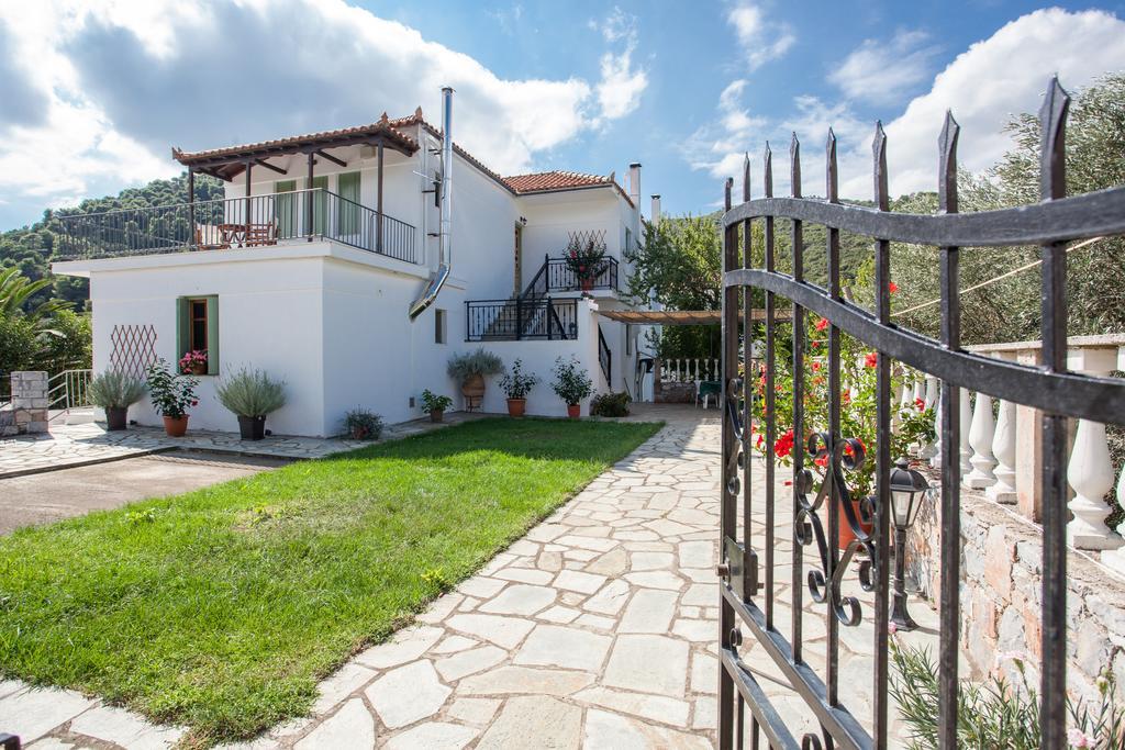 Smaragdi Rooms And Studios Skopelos Town Exterior foto